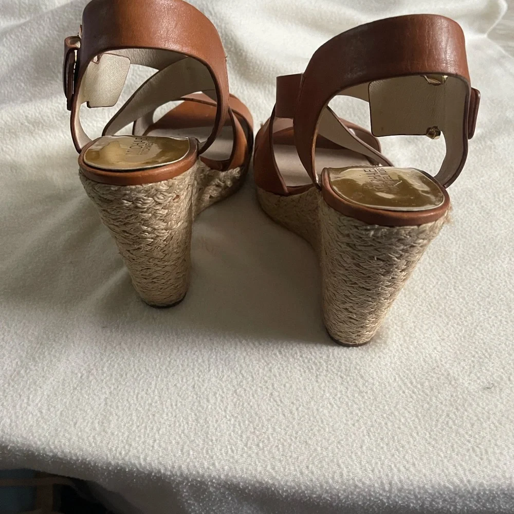Michael Kors Women’s Platform Leather Sandals in like new condition - Picture 4 of 7